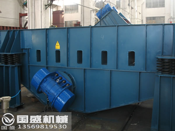 石油慣性振動輸送落砂機(jī) 石油慣性振動輸送落砂機(jī)
