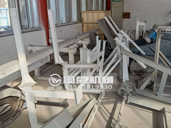 新鄉(xiāng)(xiāng)各種規(guī)(guī)格皮帶輸送機(jī)(jī) 新鄉(xiāng)(xiāng)各種規(guī)(guī)格皮帶輸送機(jī)(jī)