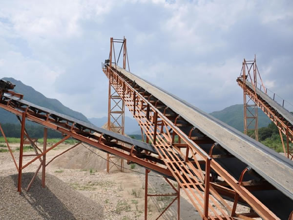 皮帶輸送機(jī)(jī)