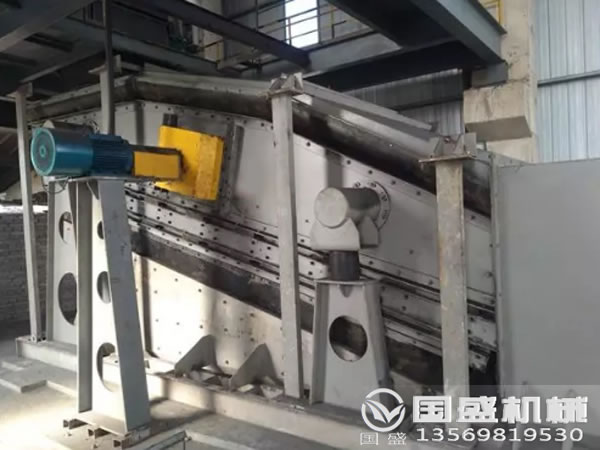 弛張篩篩分粘性物料設(shè)(shè)備 弛張篩篩分粘性物料設(shè)(shè)備